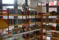 Bücherregale in der Jugendbibliothek